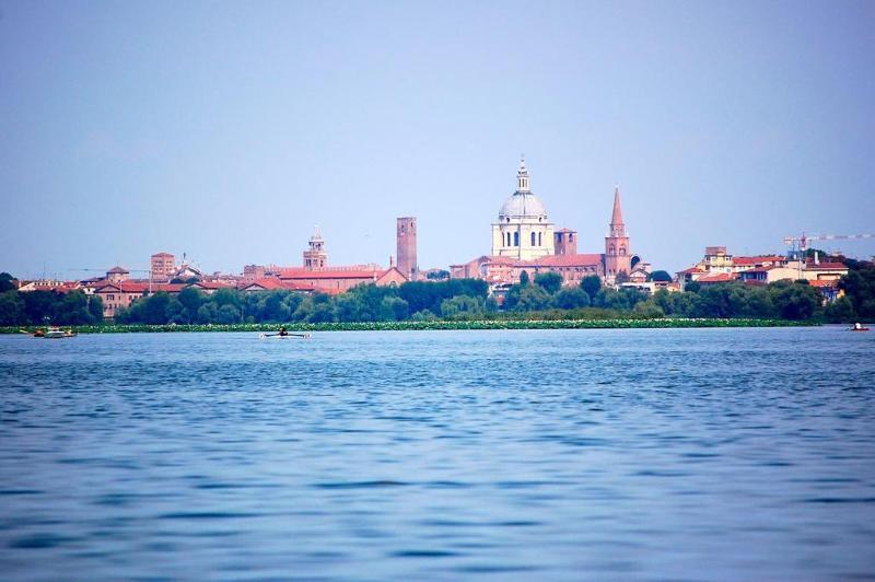 Due Guerrieri Mantova Hotel Exterior photo