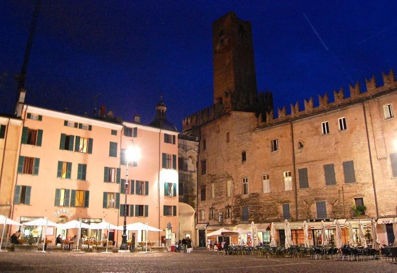 Due Guerrieri Mantova Hotel Exterior photo